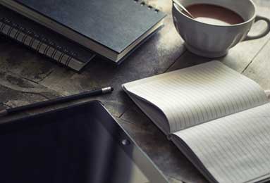 艾佛森经典对决：坚韧与决心铸就篮球传奇